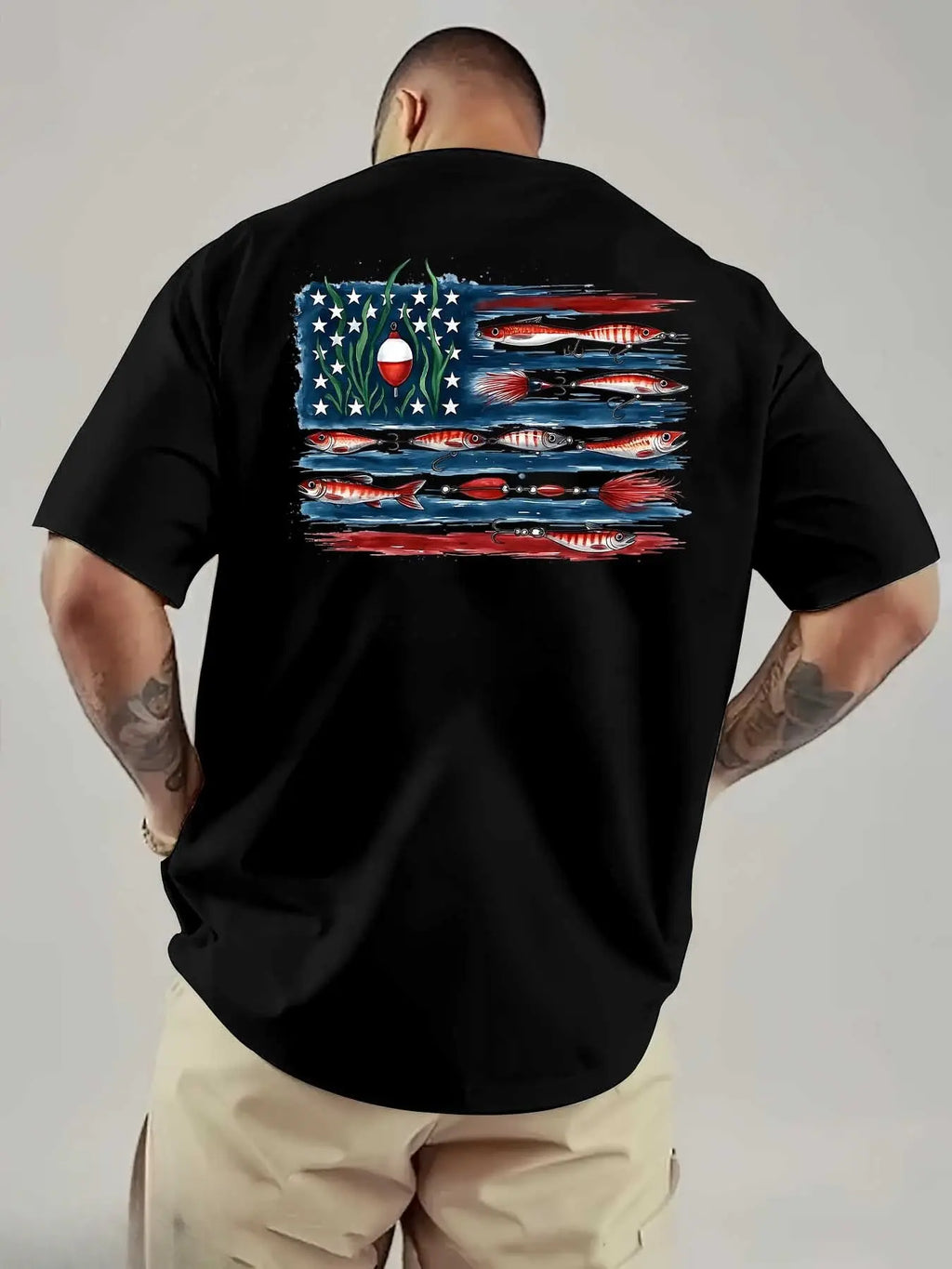 American Flag And Fish Print Short-Sleeve T-Shirt. The Design Combines The American Flag with Fishing Elements, Making It Suitable for Outdoor Fishing Enthusiasts in Summer. It'S a Great Father'S Day Gift Or a Special Present for Fishing Lovers.